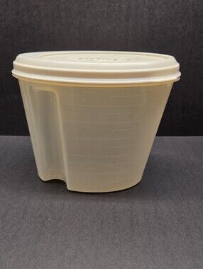 CHIPITS Branded Chocolate Chip 6 Cup Vintage Storage Container Almond Lid